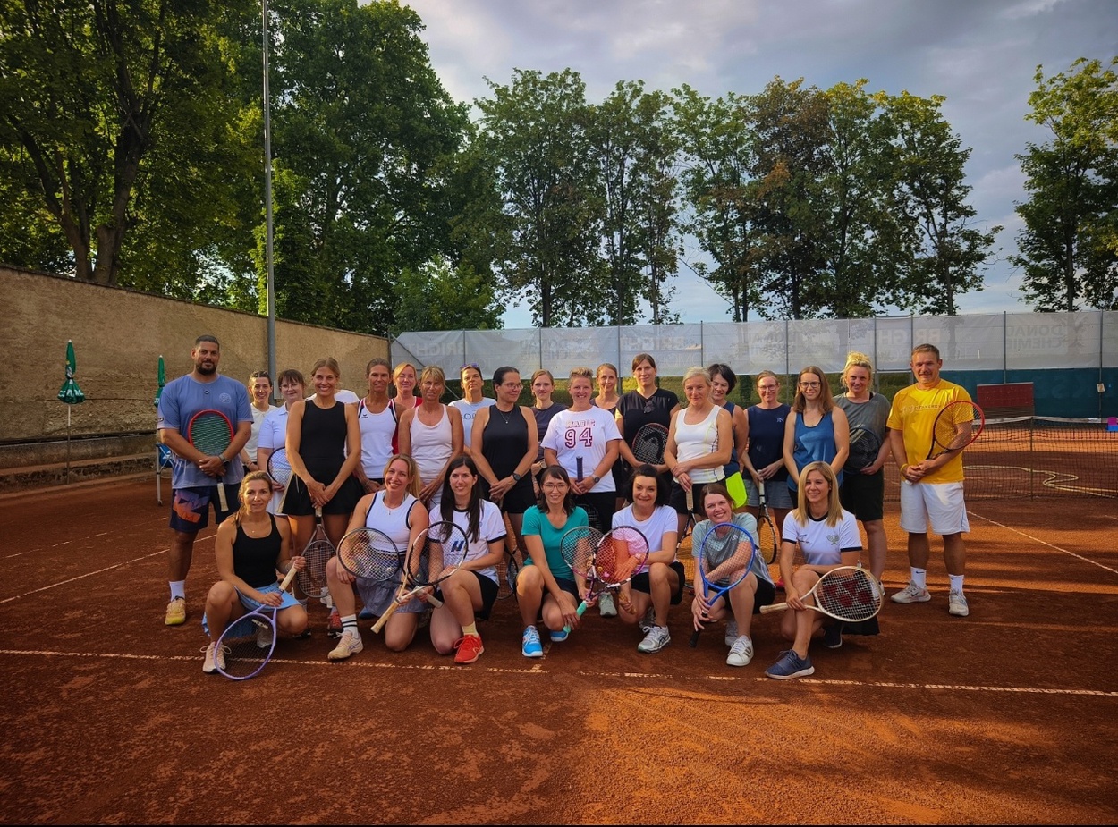 Mama geht zum Tennis